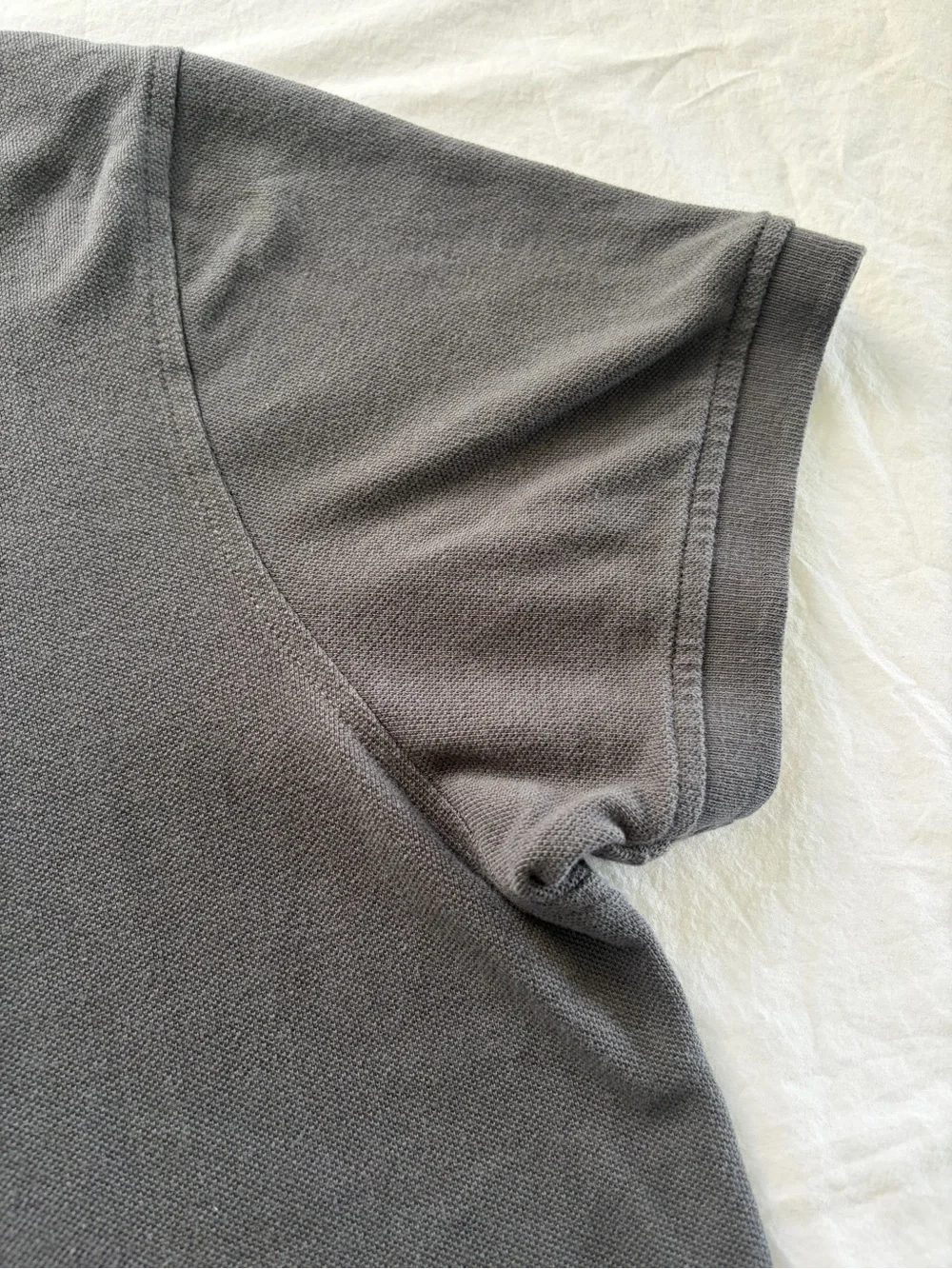 Levi's Men's Housemark Regular fit Charcoal Gray Polo with Red Logo Size XL